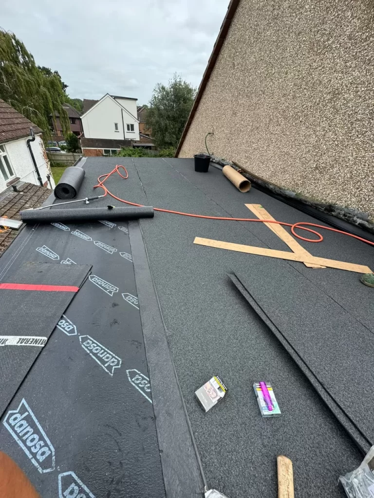 Flat roofing construction